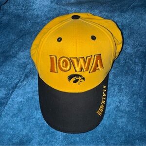 Twister Bill Iowa Hawkeyes Hat M Yellow Black NCAA Fan Apparel